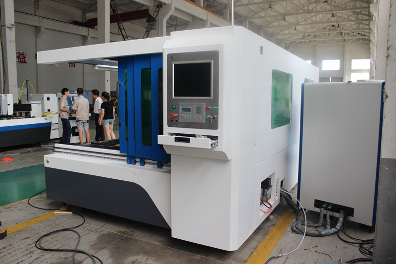 500w ласерска машина за сечење со 1500x3000mm не'рѓосувачки челик